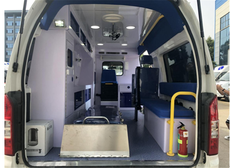 福田G9监护型救护车4