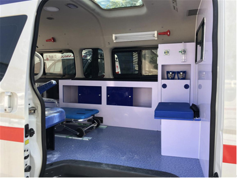福田G9运输型救护车7