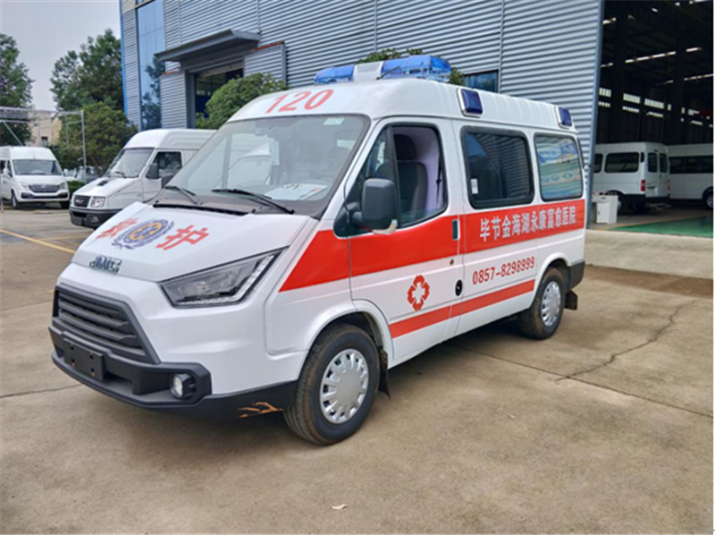 江铃特顺短轴中顶运输型救护车