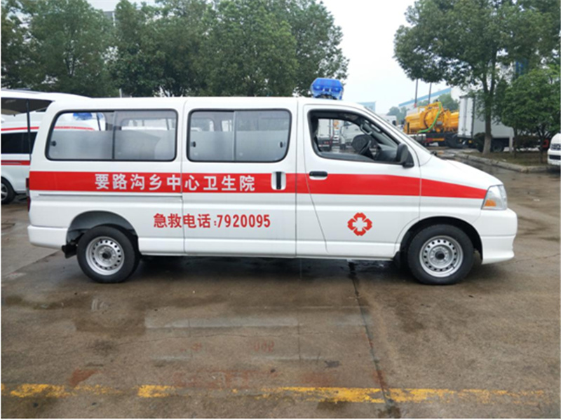 金杯新快运运输型救护车4