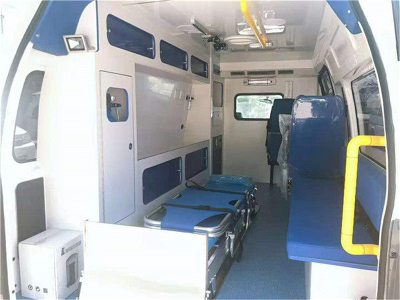 福田G7运输型救护车6