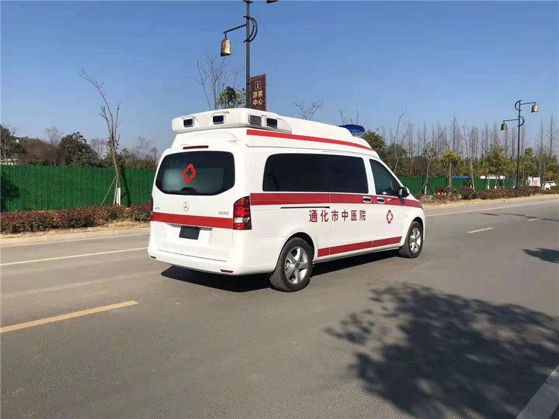 奔驰威霆监护型救护车7