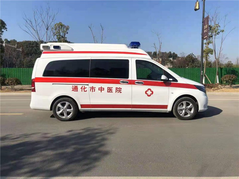 奔驰威霆监护型救护车5