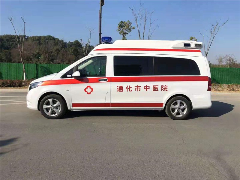 奔驰威霆监护型救护车4