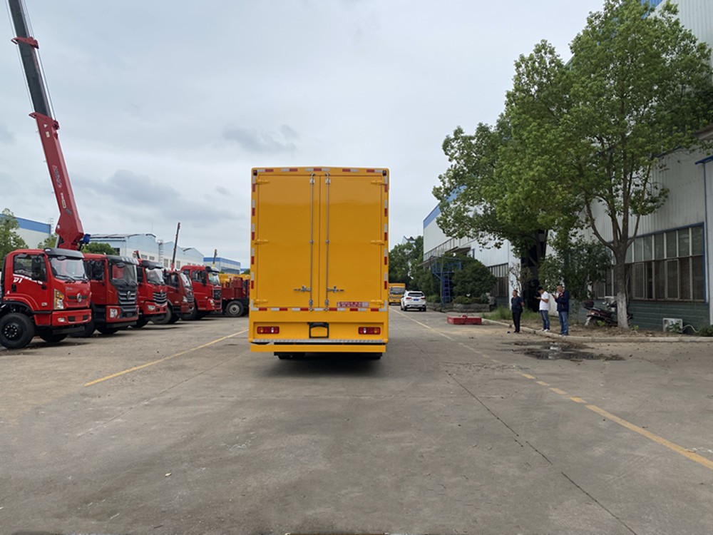 689698b72fa835b040d76c24d3ee063_副本